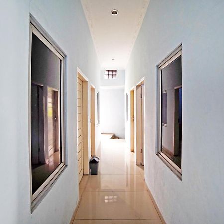 Oyo 90922 Gurusinga Guesthouse Medan Esterno foto